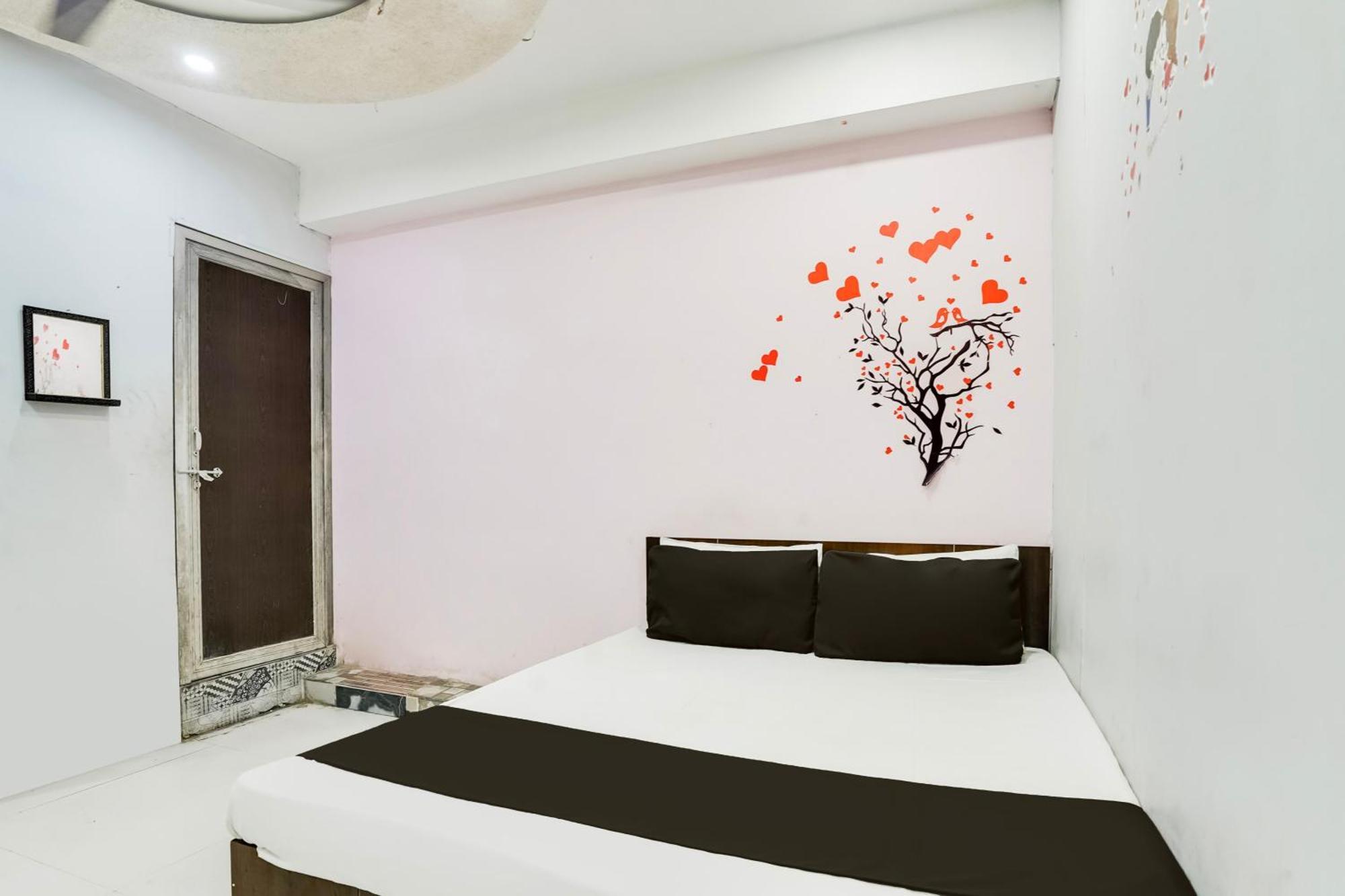 סוראט Hotel O Day Night Rooms מראה חיצוני תמונה