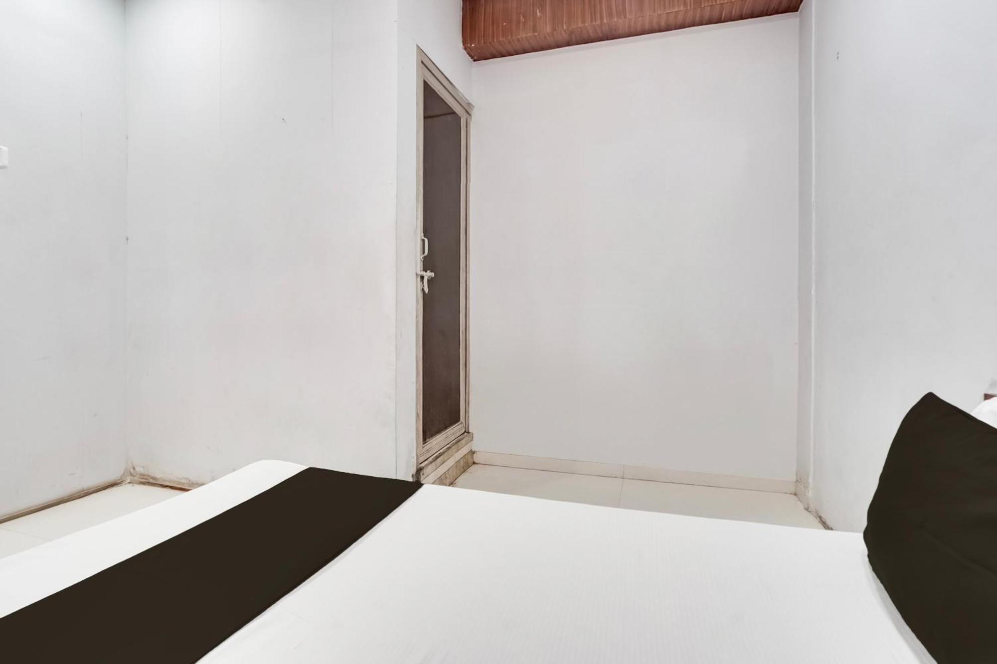 סוראט Hotel O Day Night Rooms מראה חיצוני תמונה