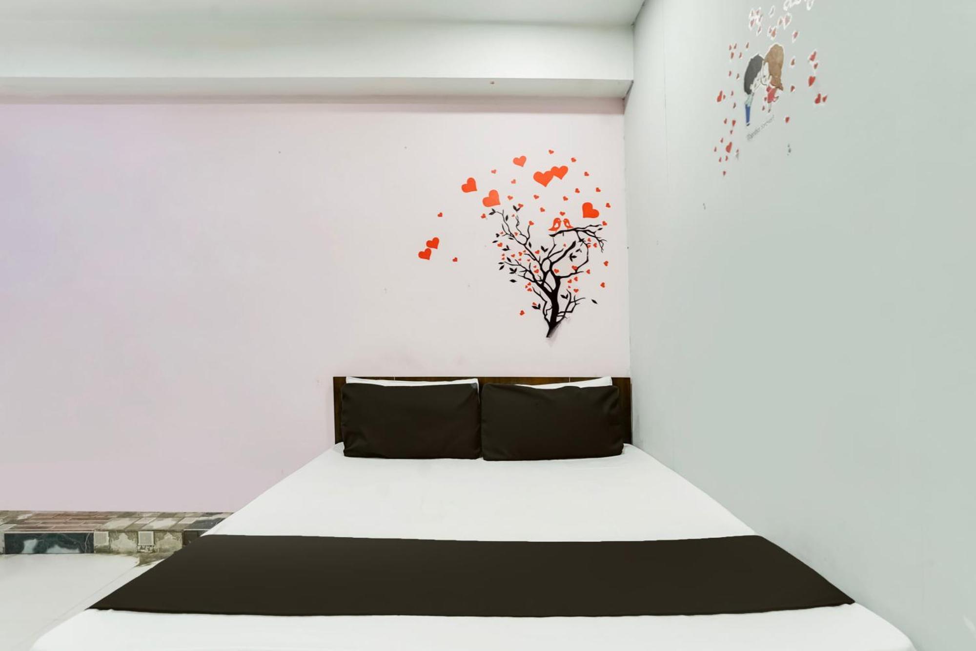 סוראט Hotel O Day Night Rooms מראה חיצוני תמונה